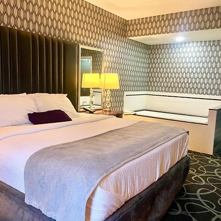 Park Manor Hotel كليفتون بارك المظهر الخارجي الصورة A room at the Hilton Garden Inn in San Francisco
