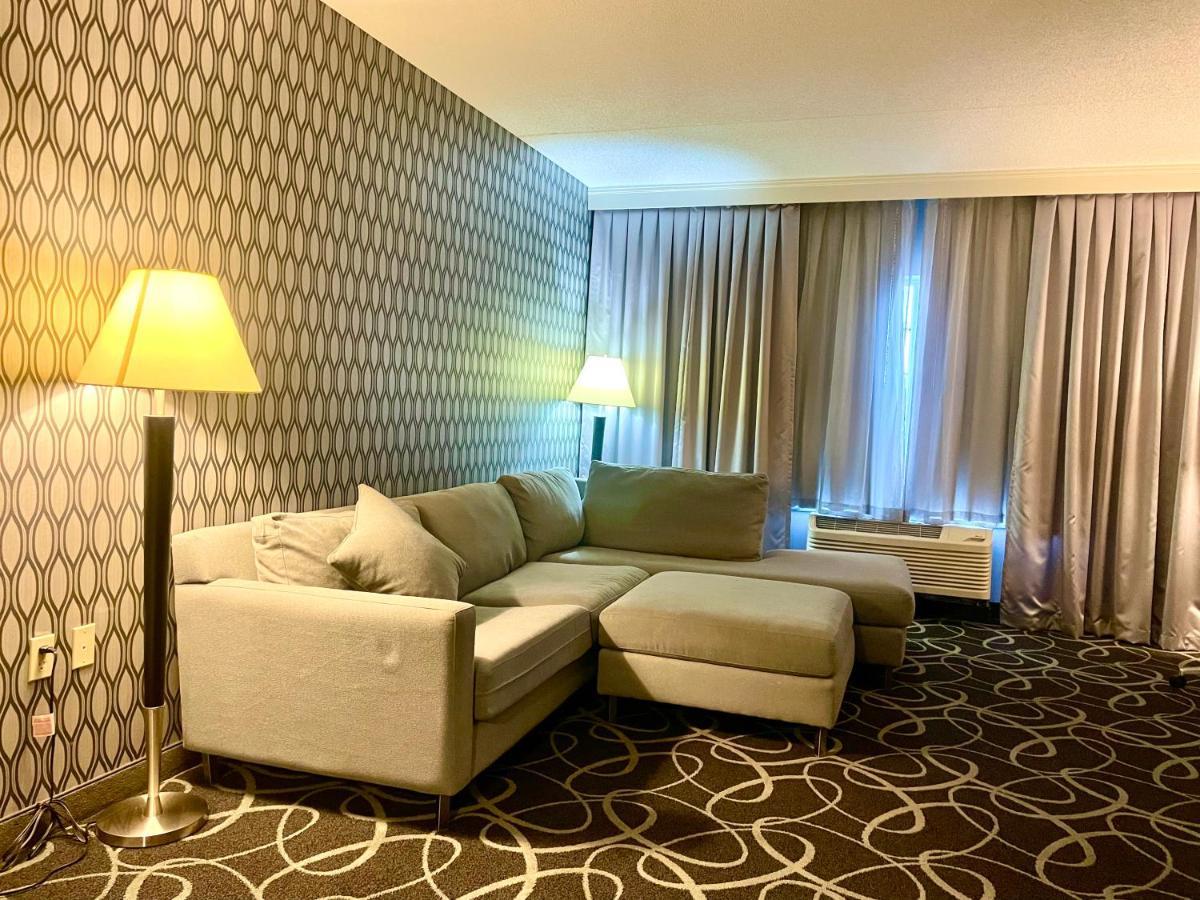 Park Manor Hotel كليفتون بارك المظهر الخارجي الصورة A suite at the hotel