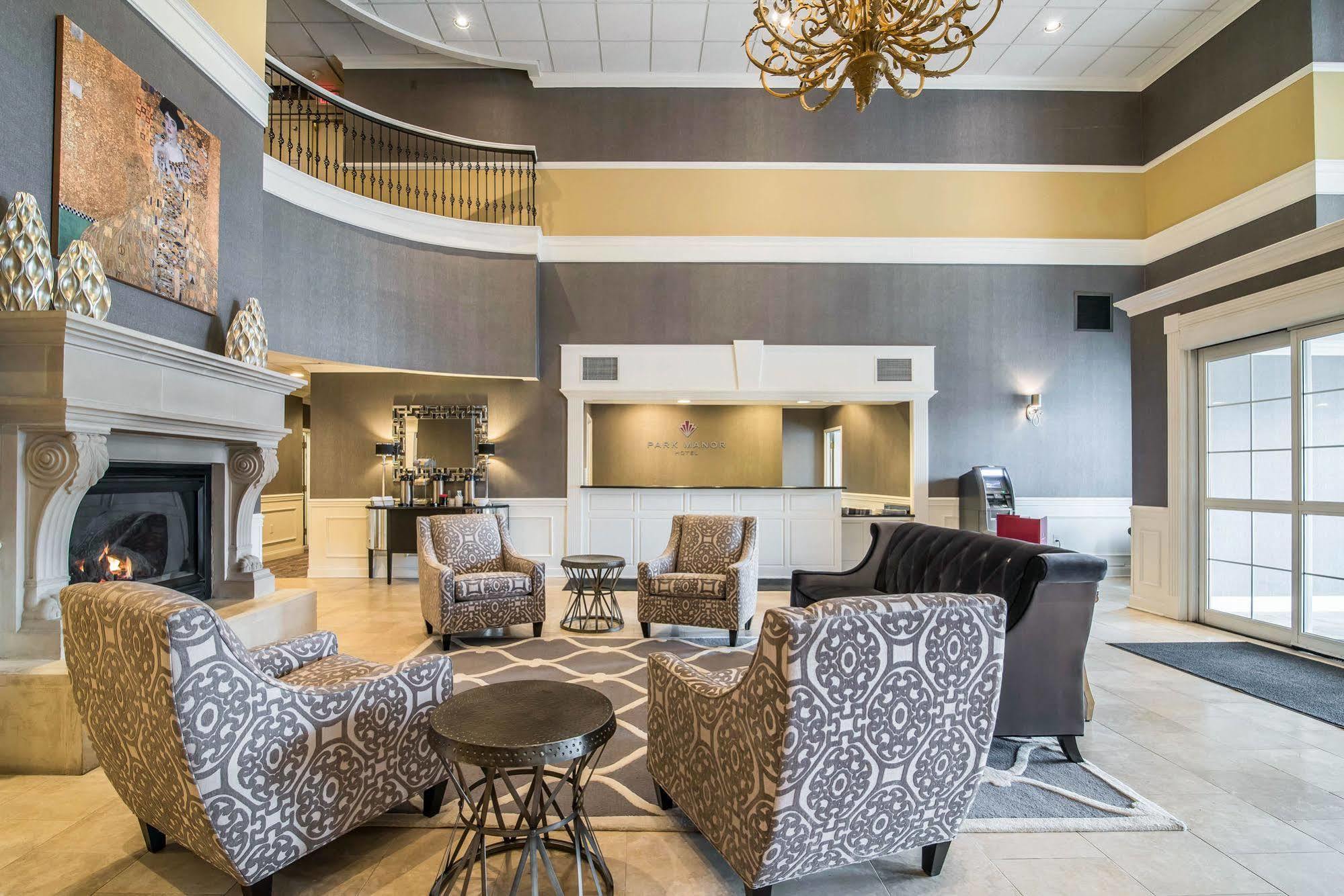 Park Manor Hotel كليفتون بارك المظهر الخارجي الصورة The lobby of the Best Western Premier Executive Residency Royal Palm Beach