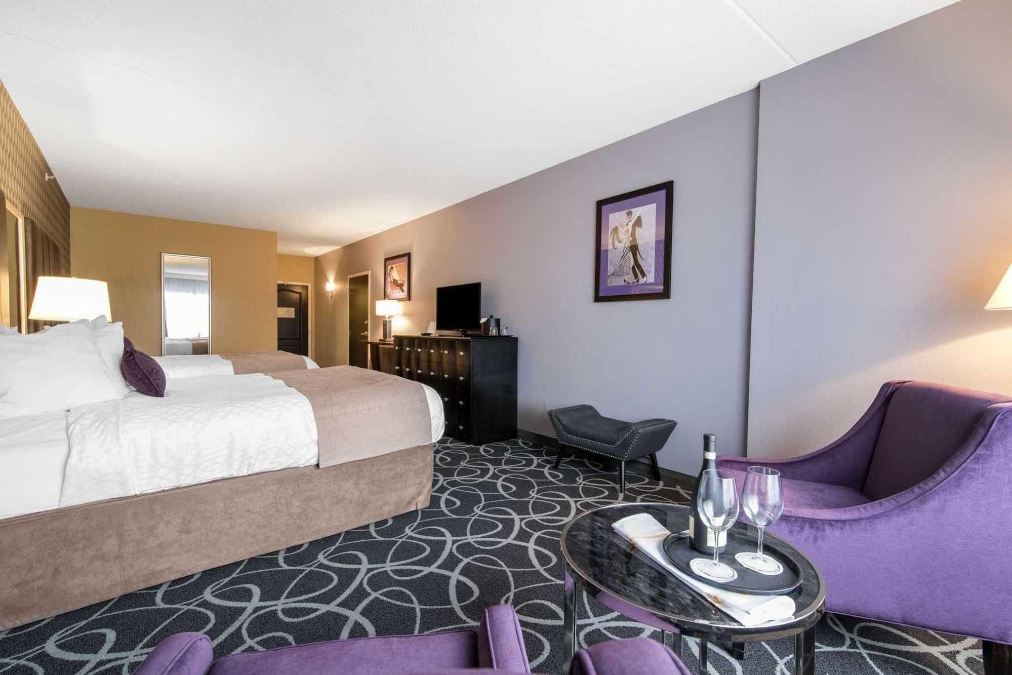 Park Manor Hotel كليفتون بارك المظهر الخارجي الصورة A suite at the Hotel Indigo in San Francisco